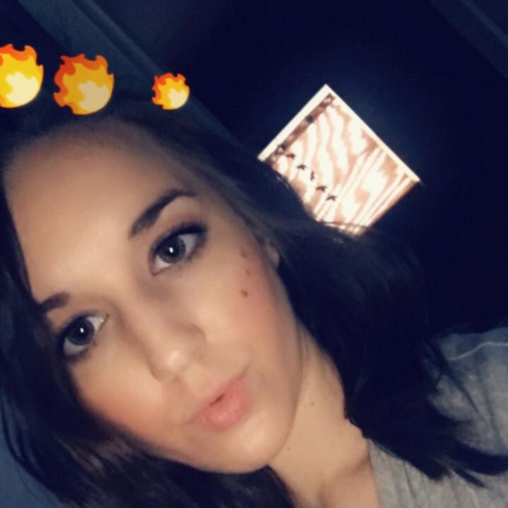 Meet your Posher, Alexis